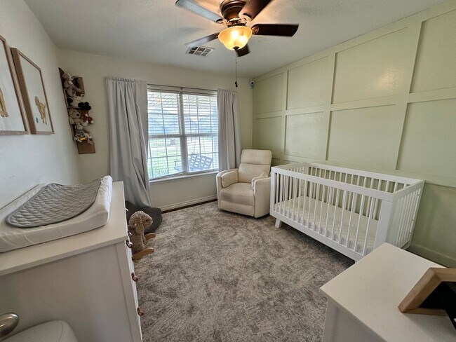 Building Photo - For Rent: Charming 3 Bed, 2 Bath Home in M...
