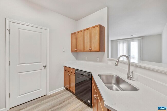 Building Photo - 745 Walker Square