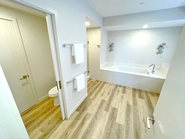 Building Photo - Luxury 3-Bedroom Townhome in Wailea’s Excl...