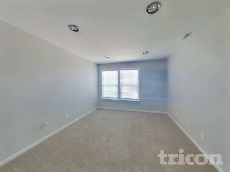 Building Photo - 404 W Warrior Ct