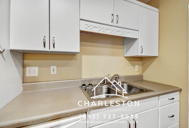 Building Photo - 2318 Applebee Way