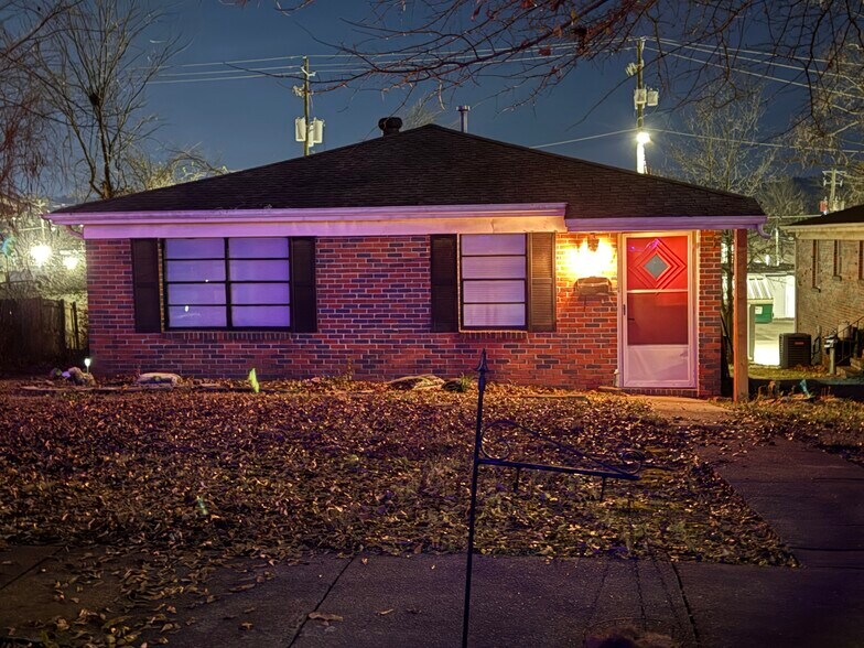 Building Photo - 1905 2nd Ave N