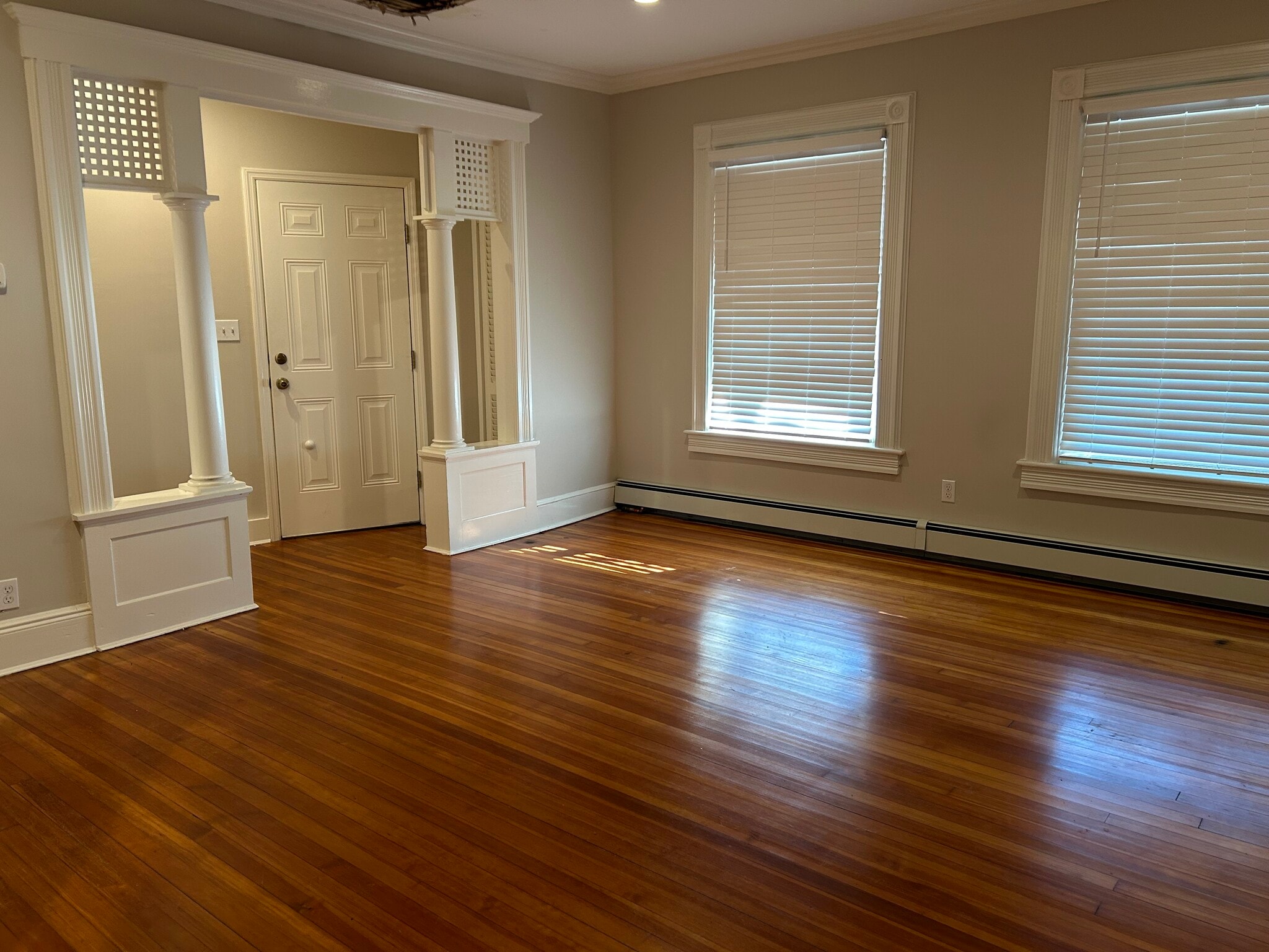 living area - 1850 Bellmore Ave