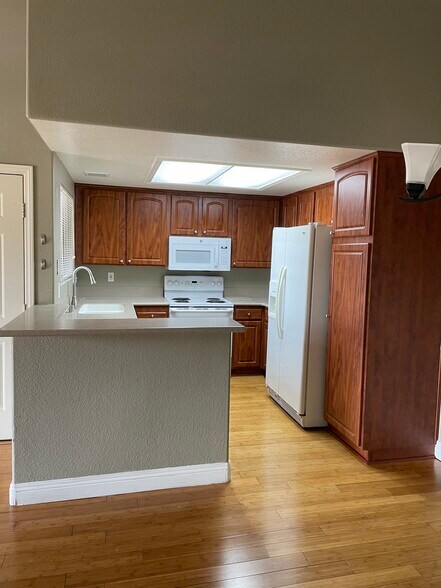 Building Photo - 42140 Lyndie Ln