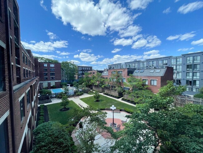 Building Photo - 85 Brainerd Rd