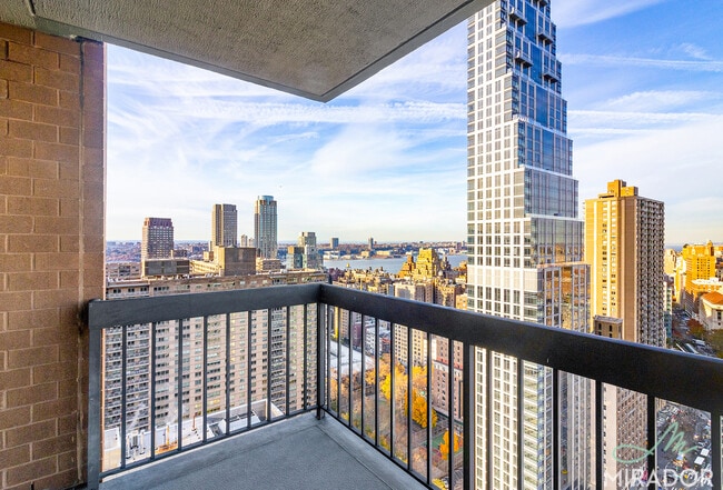 Floorplan - Tower 67