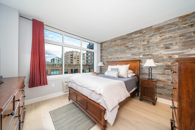 Building Photo - 1400 Hudson St