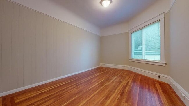 Building Photo - 464 8th Ave