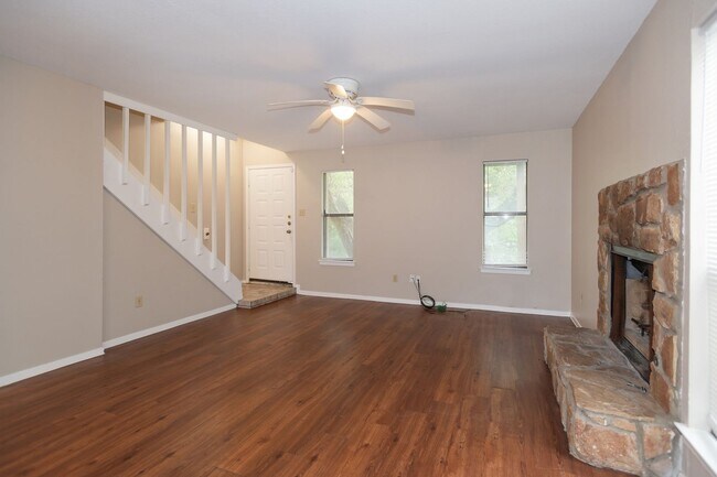 Building Photo - 6723 Lancret Hill Dr