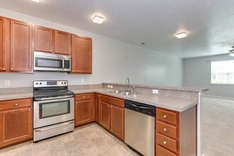 Building Photo - Discover this BEAUTIFUL 2-bedroom home in the sought-after Western Branch area!