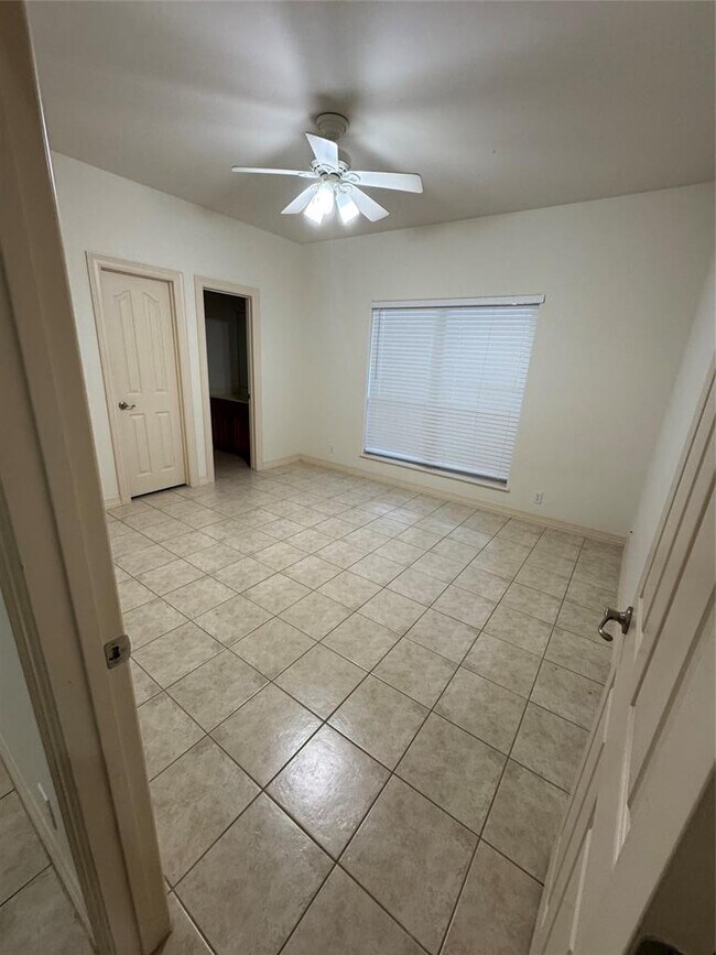 Building Photo - 13700 Madrone Mountain Way