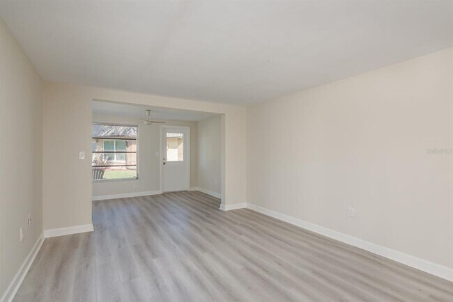 Building Photo - 4229 Stratford Dr