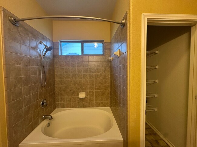 Building Photo - Stone Oak home for rent in gated community