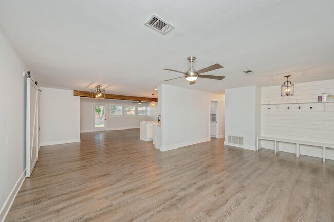 Building Photo - 235 Sotir St NW