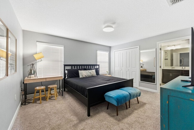 Building Photo - 8924 Stinger Dr