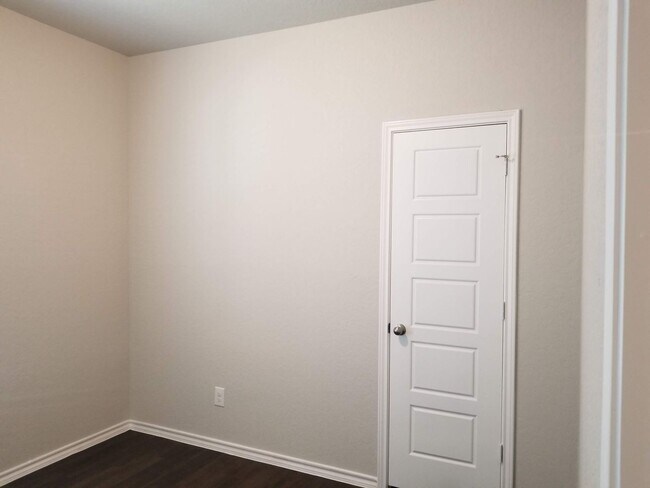 Building Photo - Gorgeous 1 story 4 bedroom Rental!