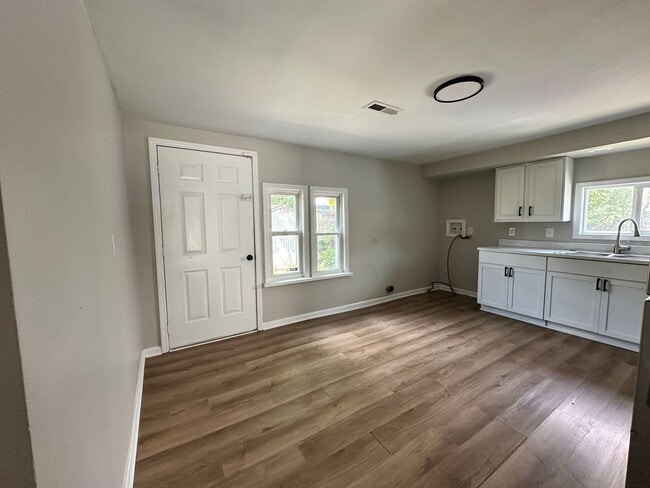 Building Photo - 2-Bedroom 1-Bathroom House