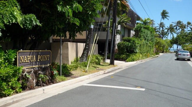 Building Photo - 117C Maunalua Ave