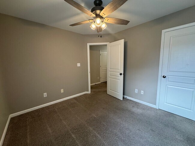 Building Photo - 9734 Cadman Ct
