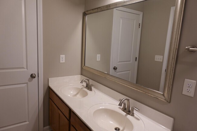 Building Photo - 344 Marble Ln