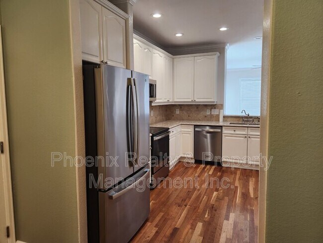 Building Photo - 4125 Portofino Dr