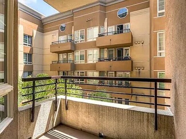 Building Photo - Downtown San Diego Urban Oasis – Available Now!