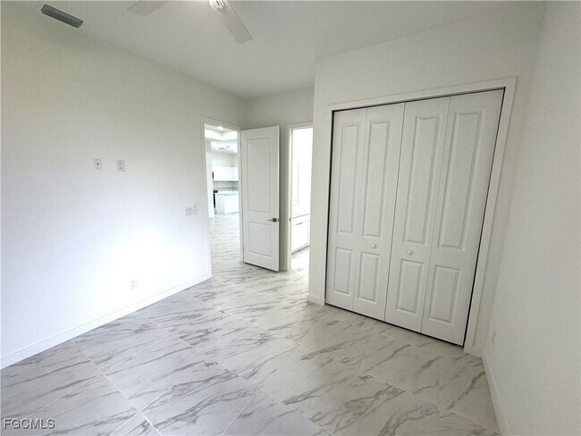 Building Photo - 1247 Kismet Pkwy W