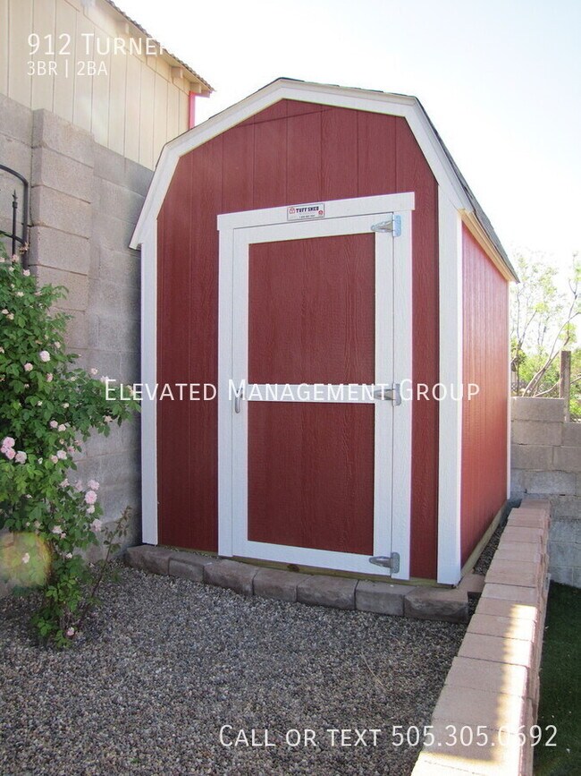 Building Photo - 912 Turner Dr NE