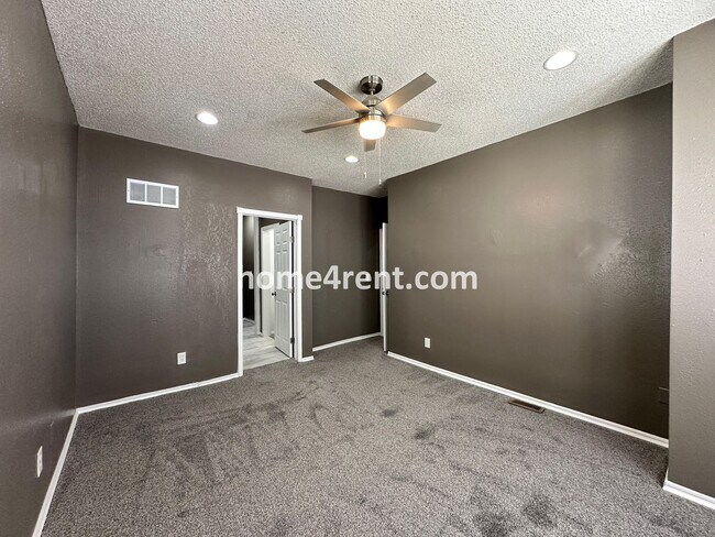 Building Photo - Updated 3 Bed, 2 Bath Ranch Home near Downtown Olathe!