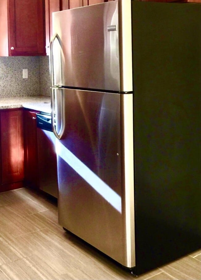 Building Photo - 7170 Bark Ln