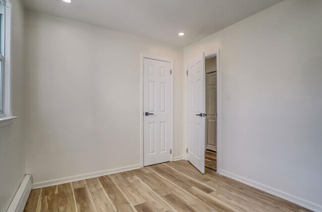 Building Photo - 157 Neptune Ave