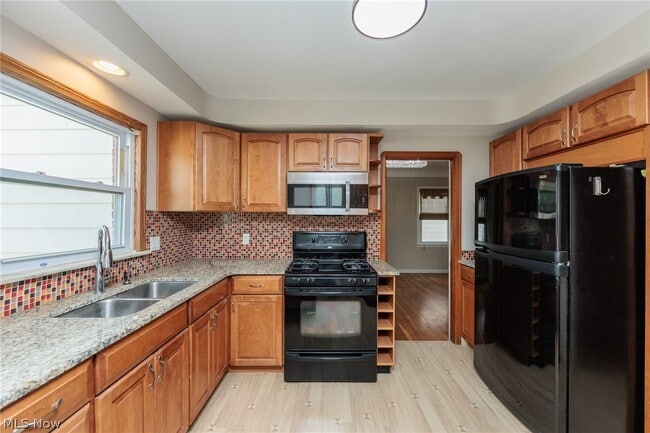 Building Photo - 4441 Baintree Rd