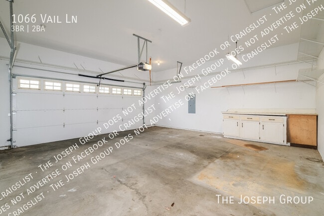 Building Photo - 1066 Vail Ln