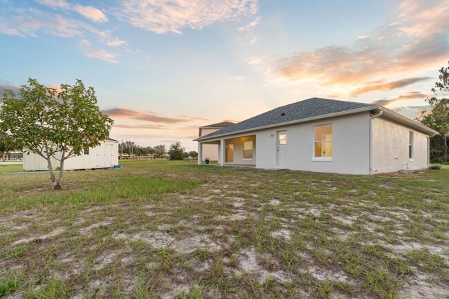 Building Photo - Updated 4 bed 2 bathroom home