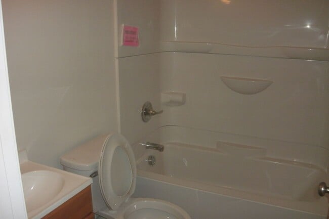 Building Photo - 5808 Red Oak Rd