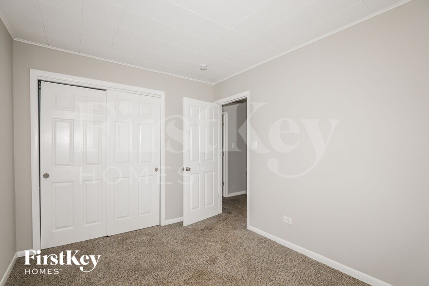 Building Photo - 12865 W Highland Ave