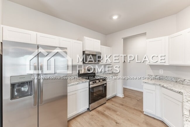 Building Photo - 165 Olde Hearth Rd