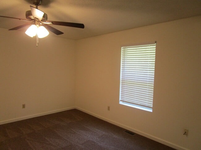 Building Photo - 3550-3552 Prescott Dr.