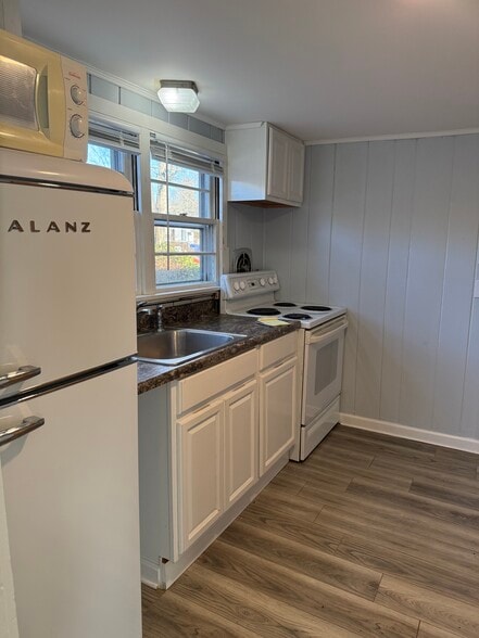 Building Photo - 106 Wall St