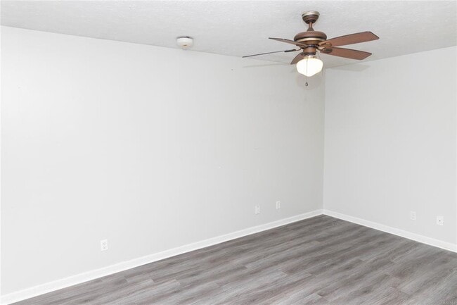 Building Photo - 2136 Station Ct