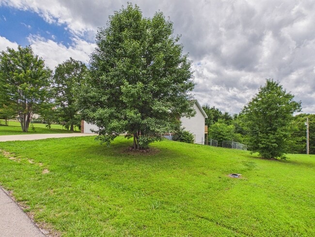 Building Photo - 24625 Spencer Rd