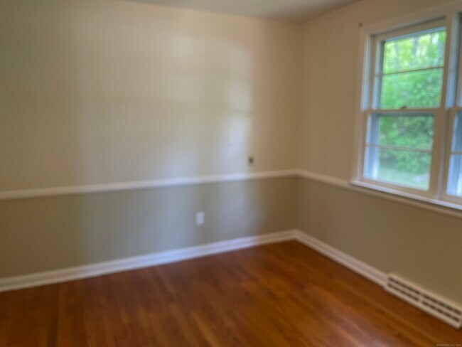 Building Photo - 85 Valley Rd