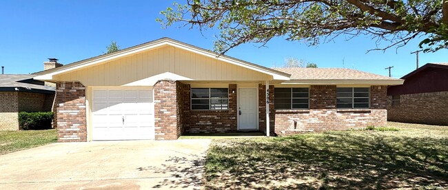 Primary Photo - Updated 3 Bed/ 2 Bath Available!