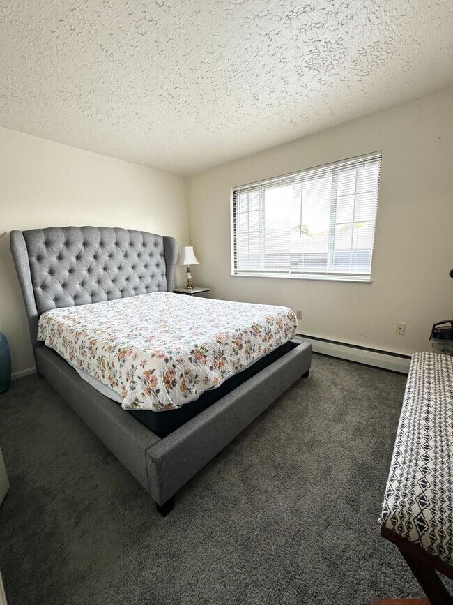 Building Photo - Rent-ready this July: 2 Bedroom and 1 Bath...