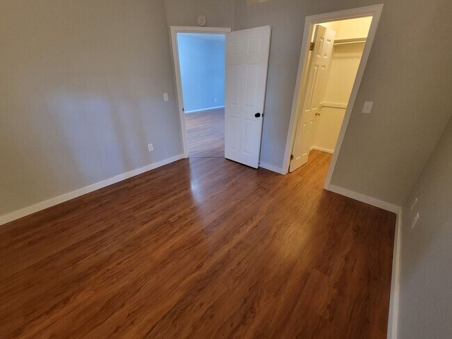 Building Photo - Fabulous Remodeled 2 bedroom , 2 bath Remodeled Condo in Country Club Greens