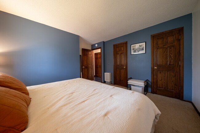 Building Photo - 1581 Woodside Ct NE