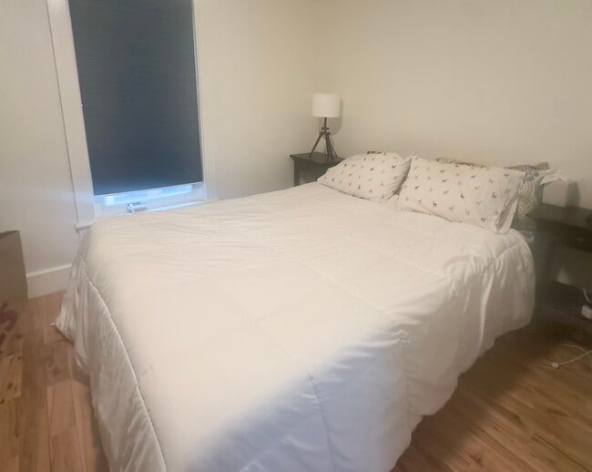 Building Photo - 25 Monroe St