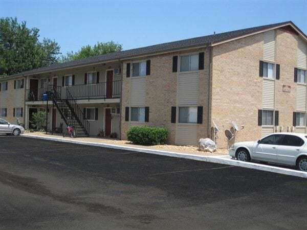 Building Photo - 1402 Holleman Dr