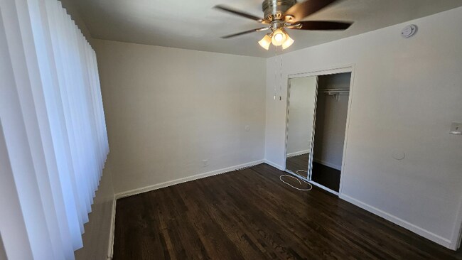 Building Photo - 3021 Carmona Ave