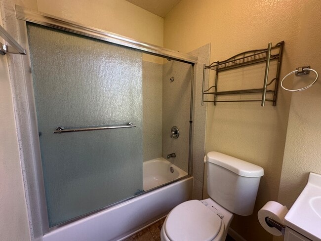 Building Photo - 1BR/1BA Apartment in Prime Downtown San Jose Location - $1910/mo includes all utitilies.